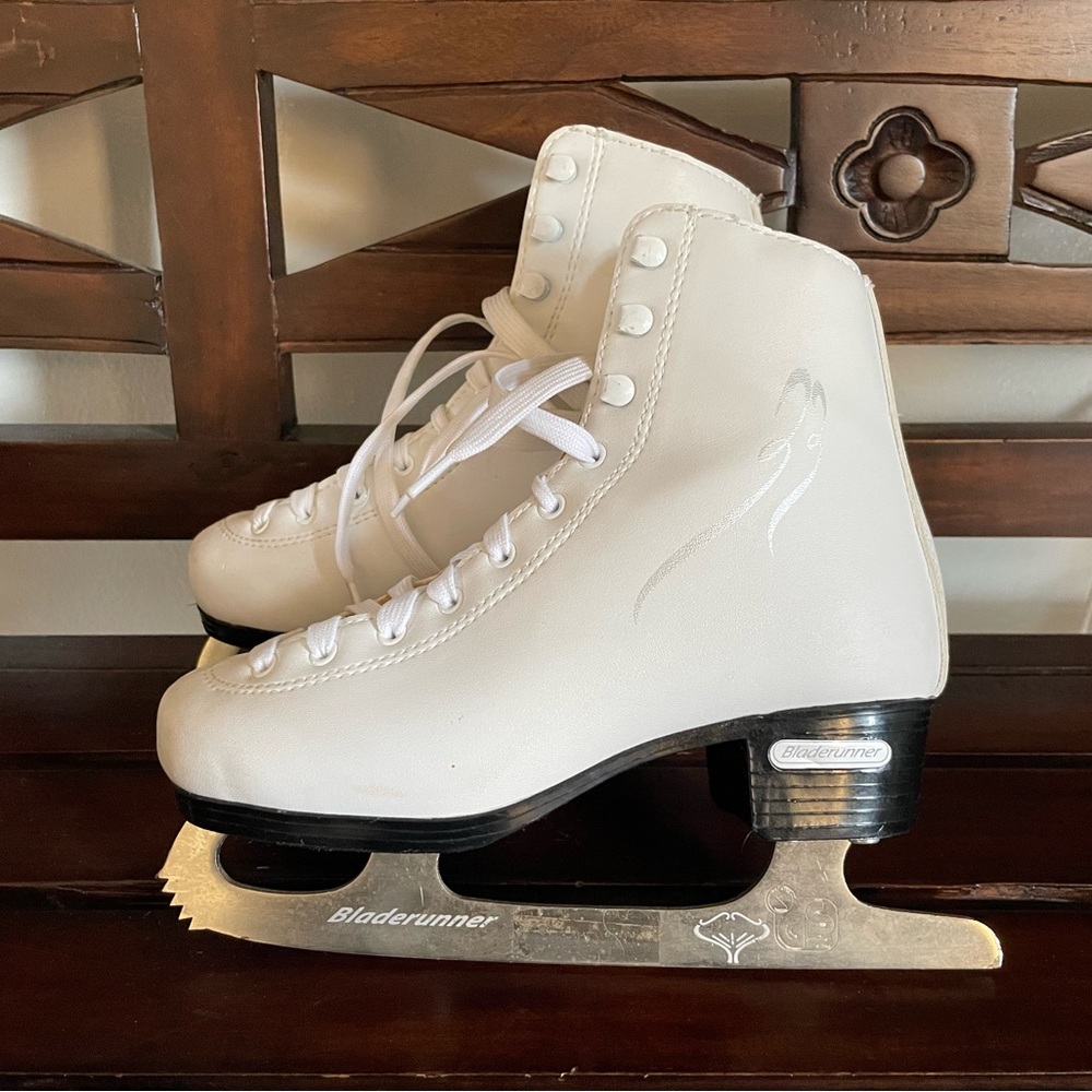 Ice skates, figure skates size 1